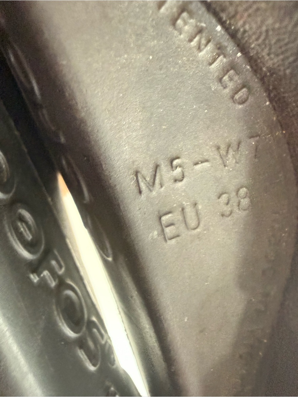 OOFOS OOahh Women size 7 black Slide Sandals - Picture 3 of 4